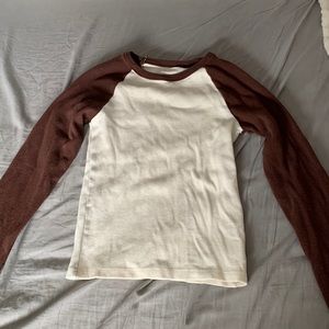 Brandy Melville long sleeve. Fits like a US XS.